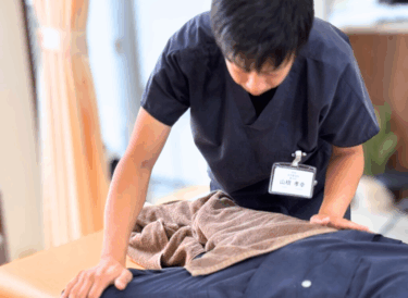 ⚠️知らなきゃ危険！姿勢不良とぎっくり腰の意外な関係性✨腰痛治療に強い上田市の整体院「うえだBJ整骨院」が科学的に解説❗️
