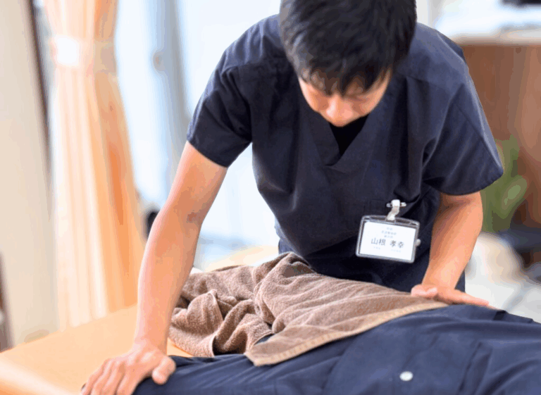 ⚠️知らなきゃ危険！姿勢不良とぎっくり腰の意外な関係性✨腰痛治療に強い上田市の整体院「うえだBJ整骨院」が科学的に解説❗️