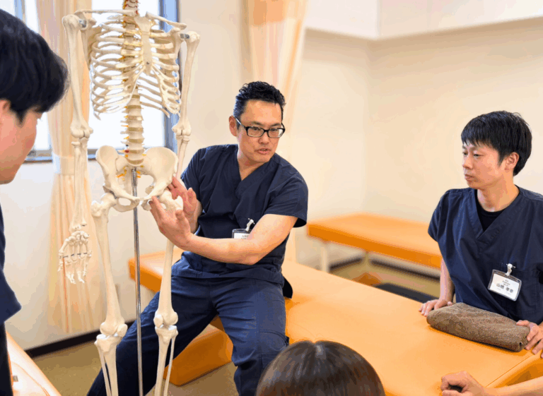 【⚠️マッサージチェアで腰痛が悪化する人が続出⁉️】 ✨腰痛治療に強い上田市の整体院「うえだBJ整骨院」が解説⚠️