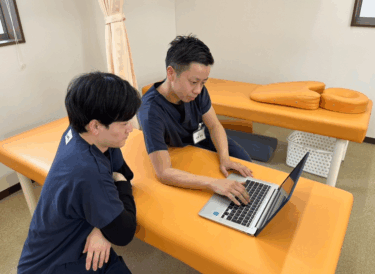 【⚠️腰痛と肩こりが同時に起きる本当の理由とは？】 ✨腰痛治療に強い上田市の整体院「うえだBJ整骨院」が解説⚠️