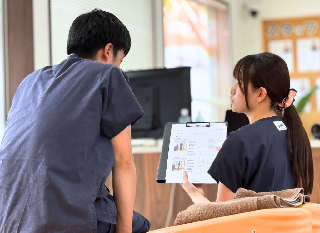 【⚠️慢性腰痛に湿布を貼り続けていませんか？実は逆効果かも…】

✨️カラダの疲労回復、肩こり・腰痛・関節の痛みに強い中野市の整体院「なかのBJ整骨院」がお答えします🤗