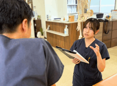😲不思議！肩を緩めると骨盤が自然に立つ驚きの現象✨慢性の肩こり・腰痛・カラダの疲労回復に強い長野市の鍼灸整体院「ながの駅前BJ整骨院」がお答えします🤗